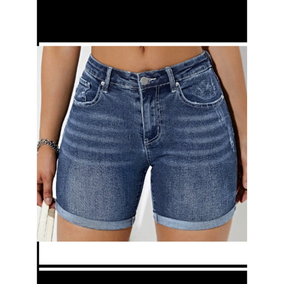 Vinizbena Shorts size m, l, blue, demin 2 front pocket, 2 back pocket, button - Picture 1 of 4